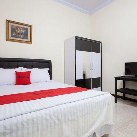 Reddoorz Syariah @ Jalan Mendut Banyuwangi Hotel Бануванги Екстериор снимка