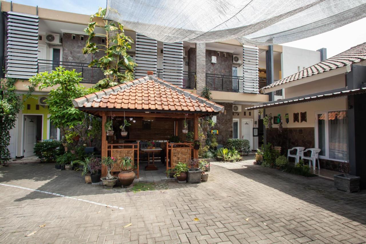 Reddoorz Syariah @ Jalan Mendut Banyuwangi Hotel Бануванги Екстериор снимка
