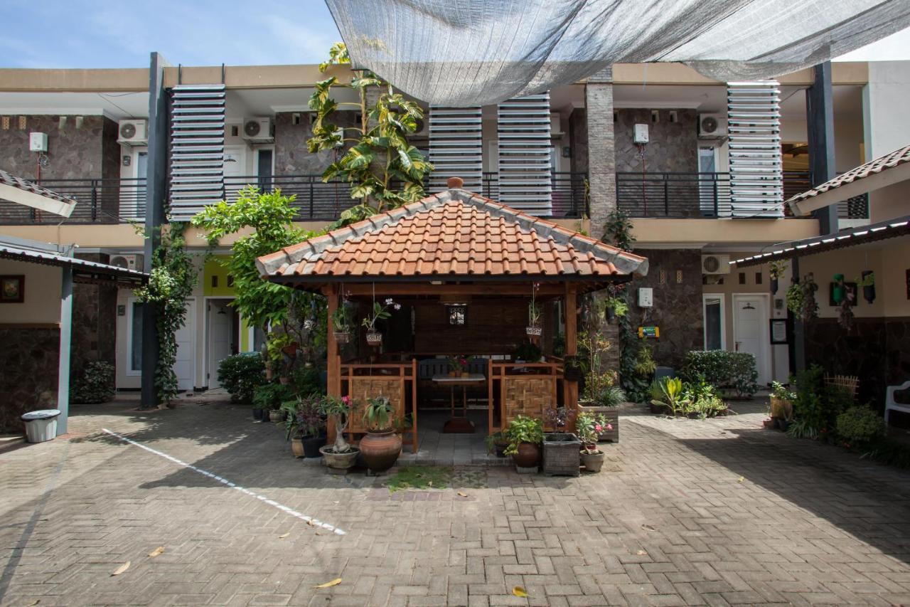 Reddoorz Syariah @ Jalan Mendut Banyuwangi Hotel Бануванги Екстериор снимка